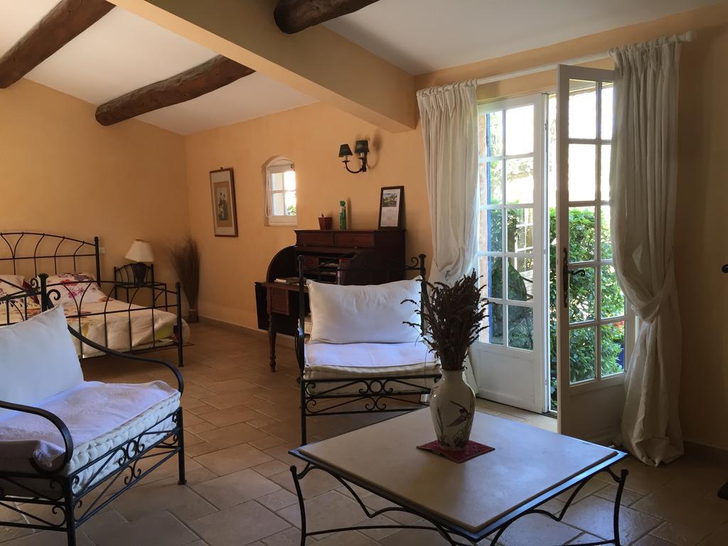 La Ferme Bed & Breakfast Saint-Marc-Jaumegarde Luaran gambar